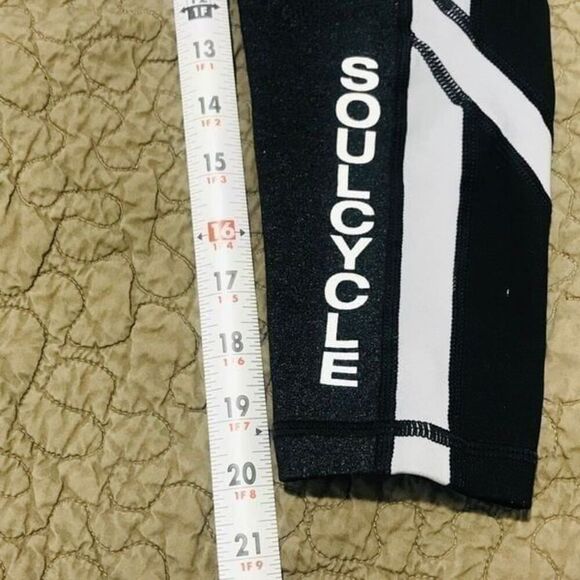 SoulCycle wheel leggings size XS……..707 - Picture 2 of 10